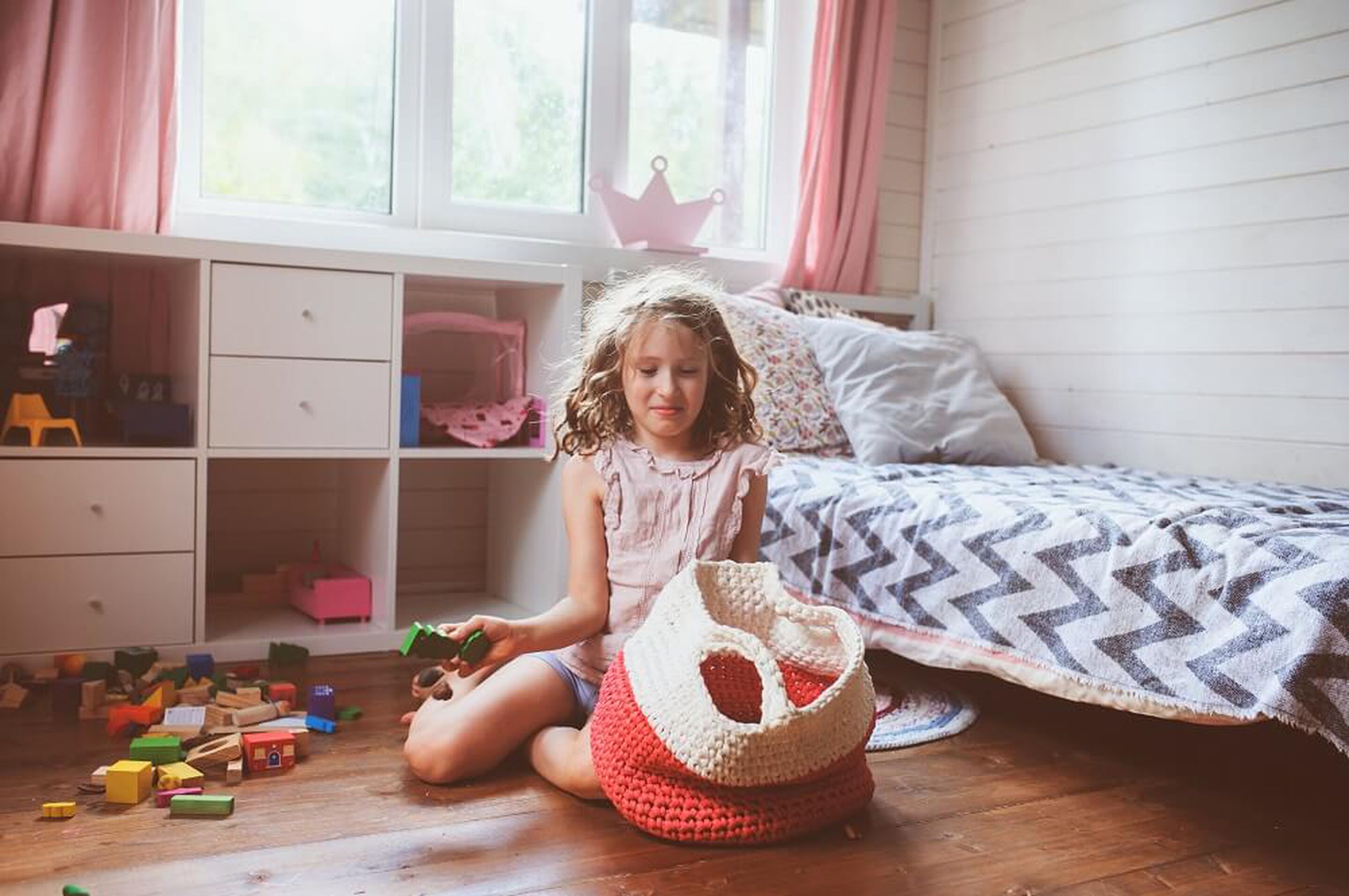 Practical storage tips – using baskets and boxes to keep a child’s room tidy