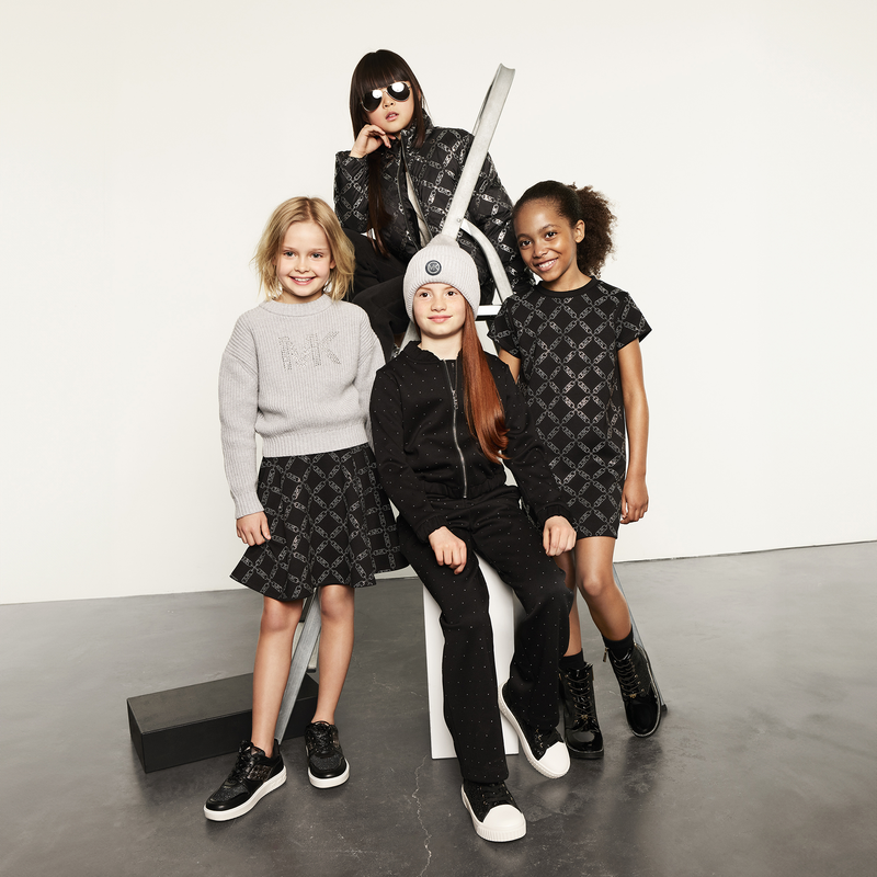 Pompom hat MICHAEL KORS 
                        GIRL