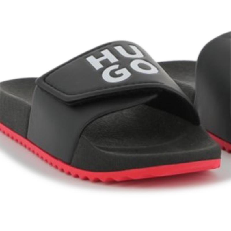 Two-tone sliders HUGO 
                        BOY