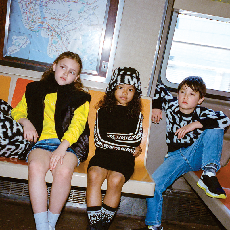 Fluffy fleece bucket hat MARC JACOBS 
                        UNISEX