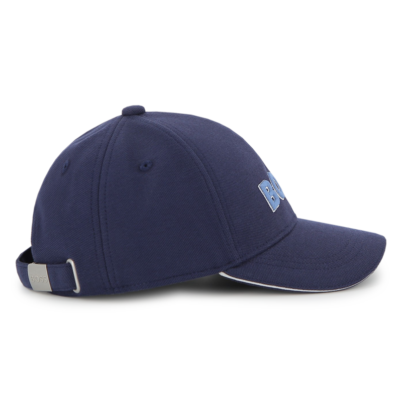 CAP WITH ADJUSTABLE CLOSURE BOSS 
                        BOY