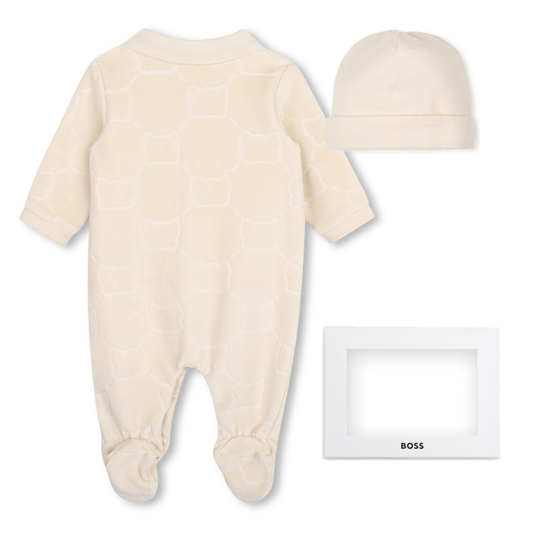 Pyjama set and hat BOSS 
                        BOY