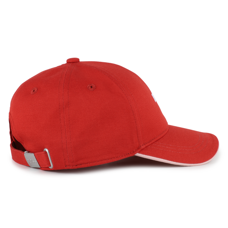 CAP WITH ADJUSTABLE CLOSURE BOSS 
                        BOY