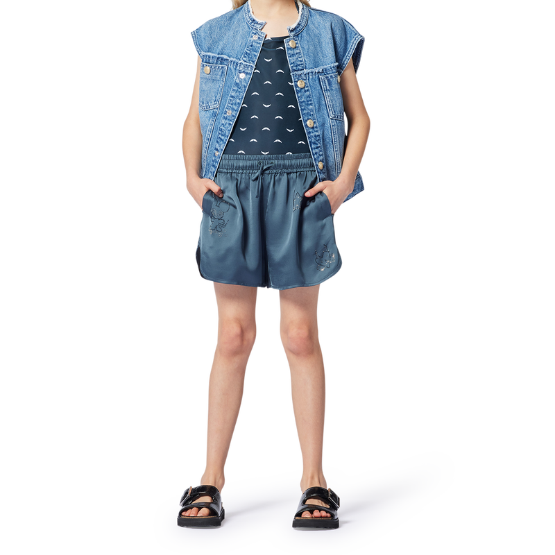 Sleeveless denim jacket